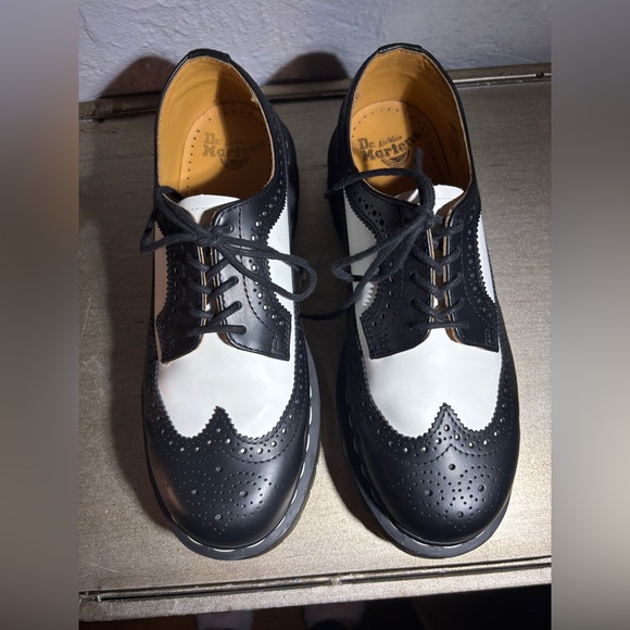 MENS DR MARTINS BEX SMOOTH LEATHER BROGUE SHOES - Picture 4 of 15